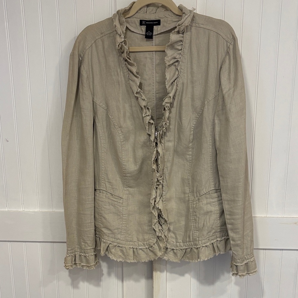 INC:Ruffled Beige, shabby chic, linen Blazer, zip front W/pockets size XL